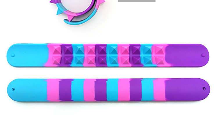 硅膠狼牙拍拍尺,狼牙啪啪手環,硅膠釘釘拍拍尺  硅膠狼牙拍拍尺,狼牙啪啪手環,硅膠釘釘拍拍尺